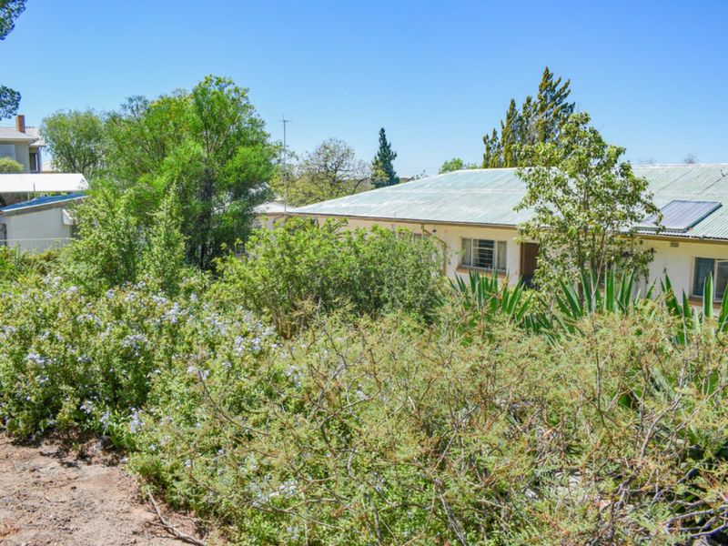 5-Bedroom Home with Flatlet for Sale - Hospital Hill, Beaufort West - Photo 6