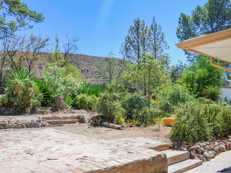 5-Bedroom Home with Flatlet for Sale - Hospital Hill, Beaufort West - Photo 5