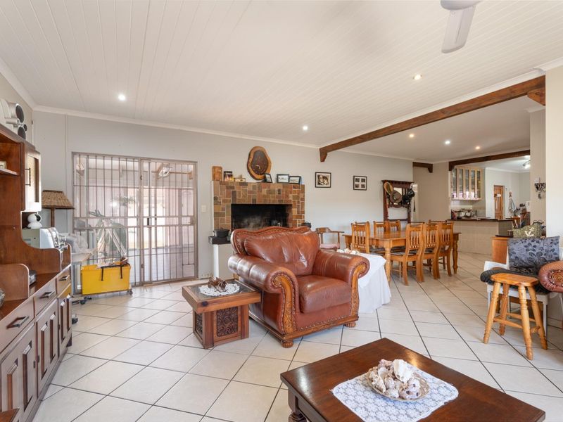 The Luxury Of Space - 3 Bedroom Home Plus 2 Bedroom Flat. - Photo 10