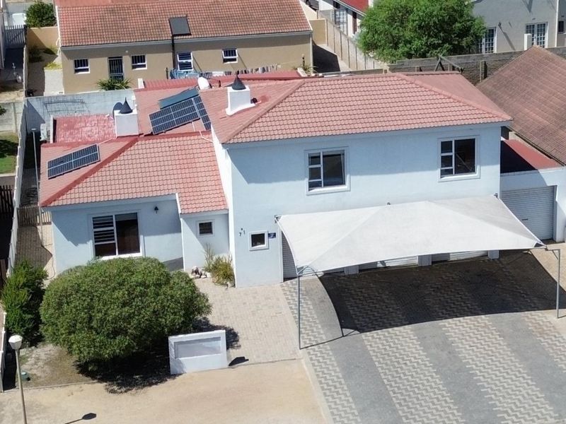 The Luxury Of Space - 3 Bedroom Home Plus 2 Bedroom Flat. - Photo 2