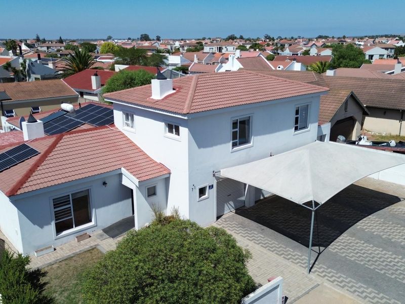 The Luxury Of Space - 3 Bedroom Home Plus 2 Bedroom Flat. - Photo 1