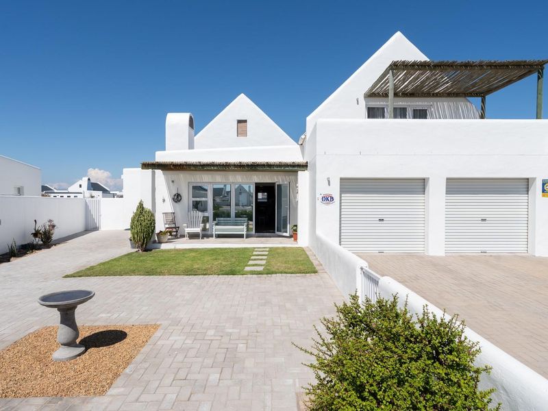 3 Bedroom Home In Quiet Close A Stones Throw From The Beach - Photo 4