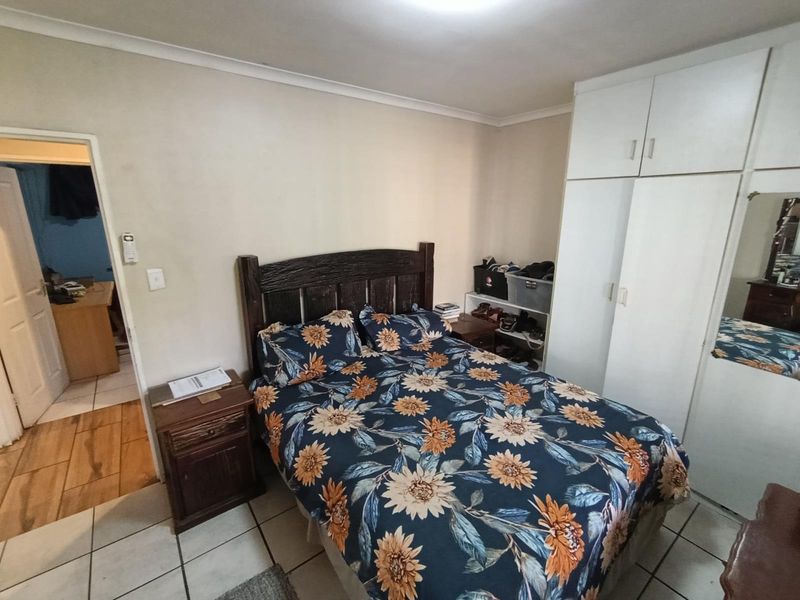 Three Bedroom House For Sale In Paarl North - Photo 9