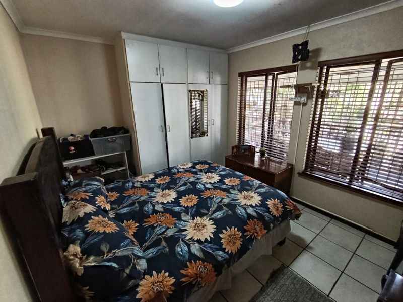 Three Bedroom House For Sale In Paarl North - Photo 8