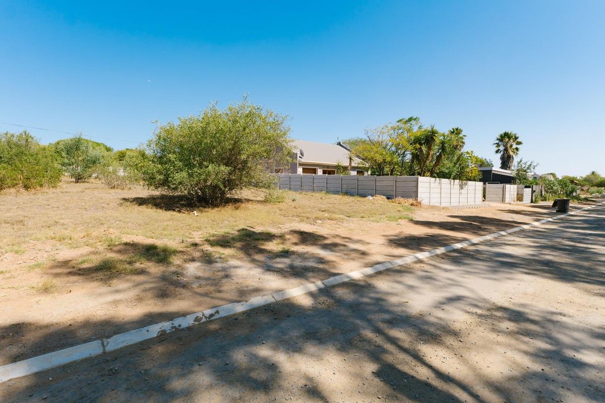 LARGE PLOT -  SERIOUS VALUE - DON’T MISS THIS - Photo 3