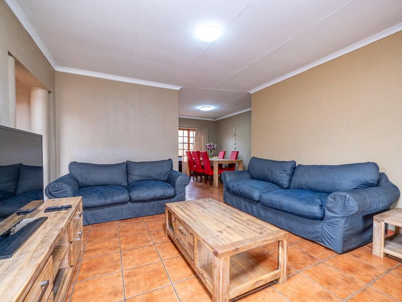 Create Your Home in a Beautiful, Secure Setting. - Photo 7