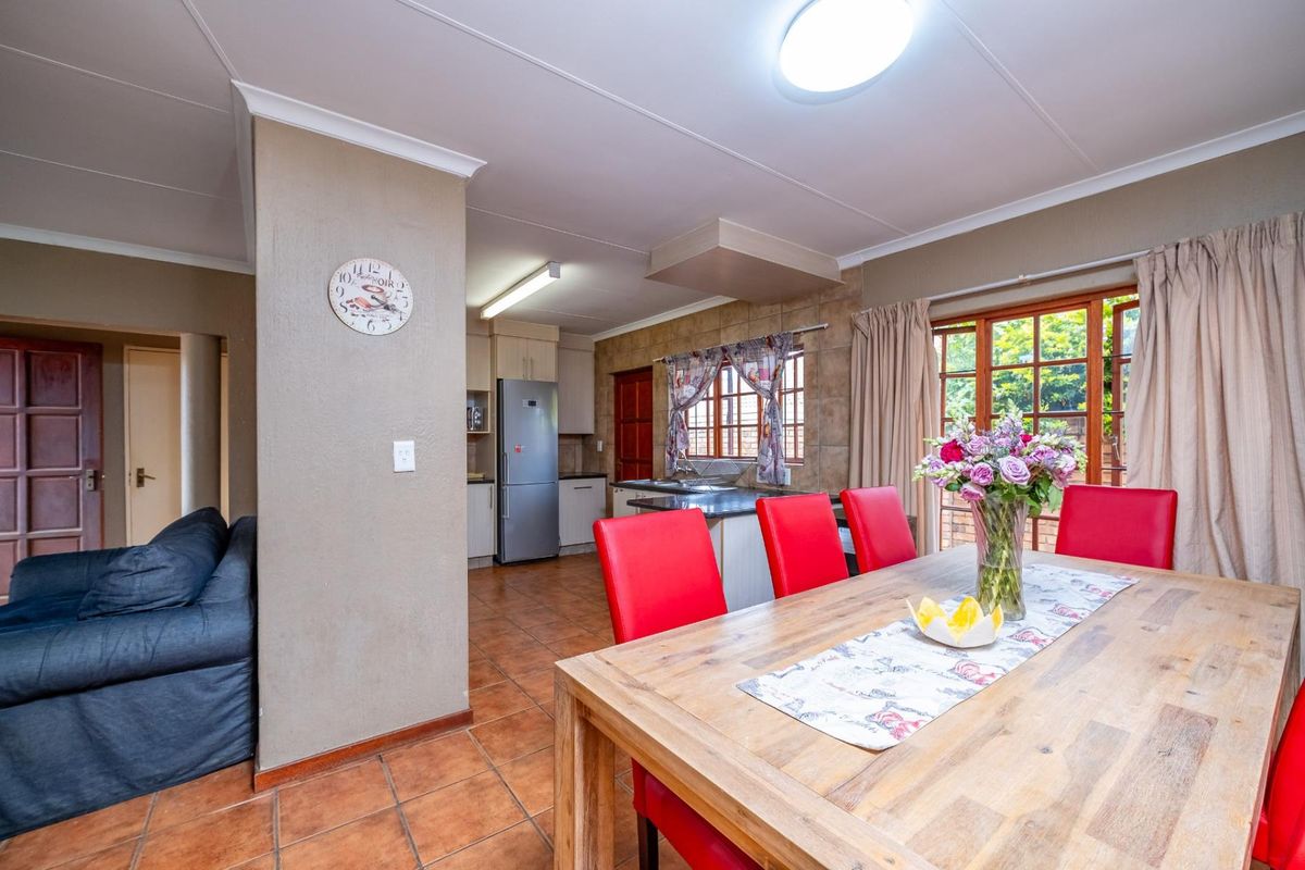 Create Your Home in a Beautiful, Secure Setting. - Photo 2