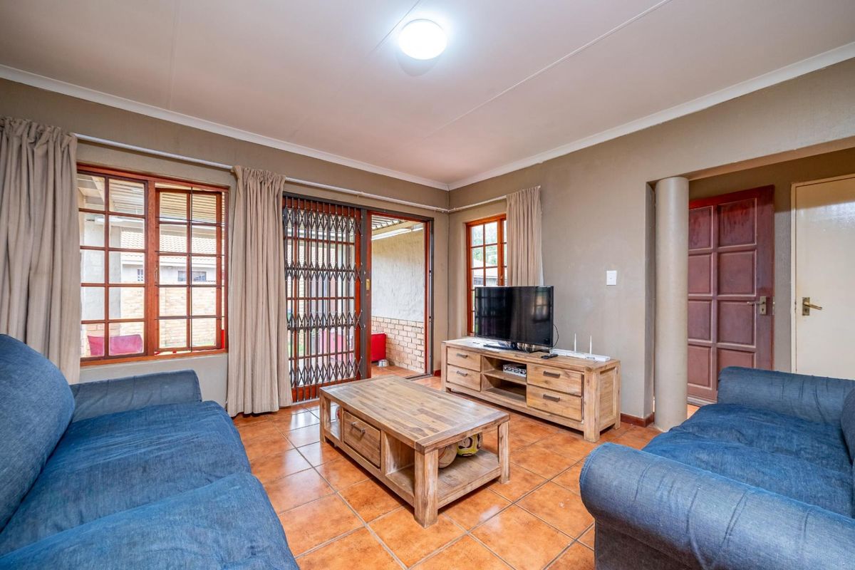 Create Your Home in a Beautiful, Secure Setting. - Photo 5