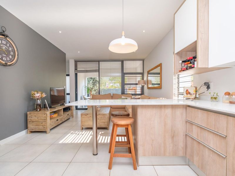 Private, modern, Estate Living - Photo 6