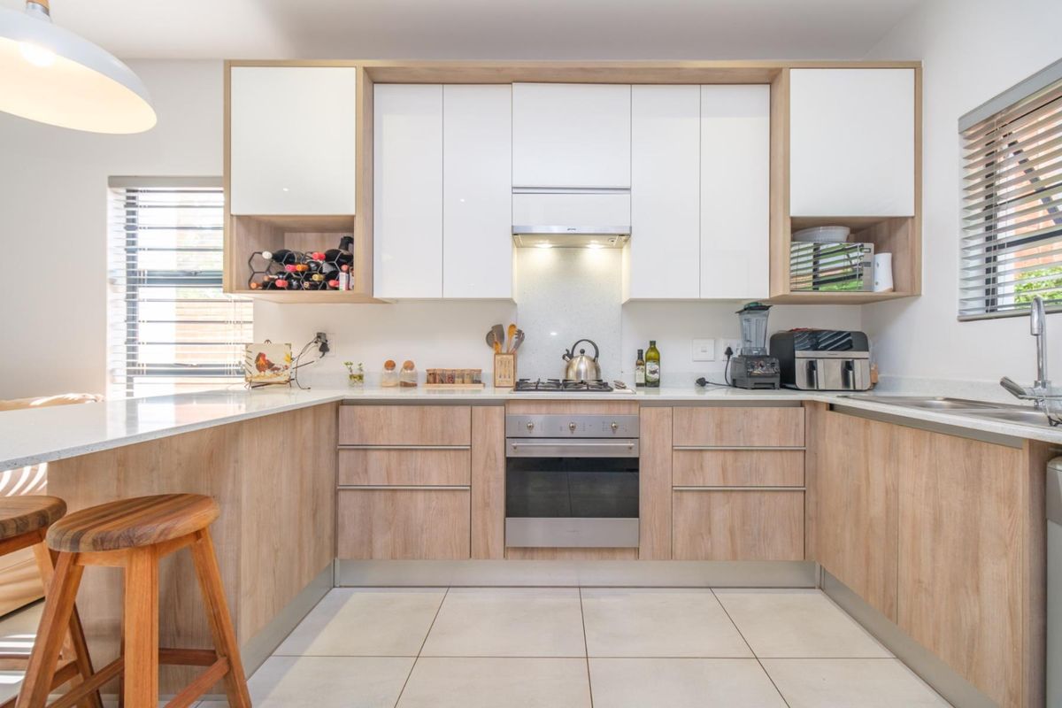 Private, modern, Estate Living - Photo 4