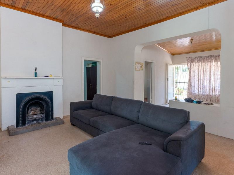 Quaint Karoo Cottage - Photo 8