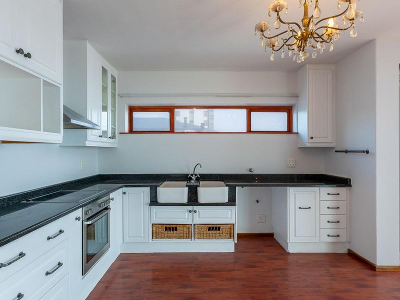 Three Bedroom Beachfront Apartment - Strand - Photo 2