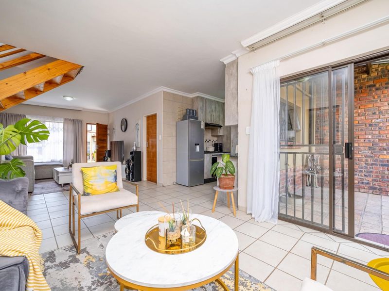 QUIET OLIEN COMPLEX- COZY FAMILY HOME - Photo 10