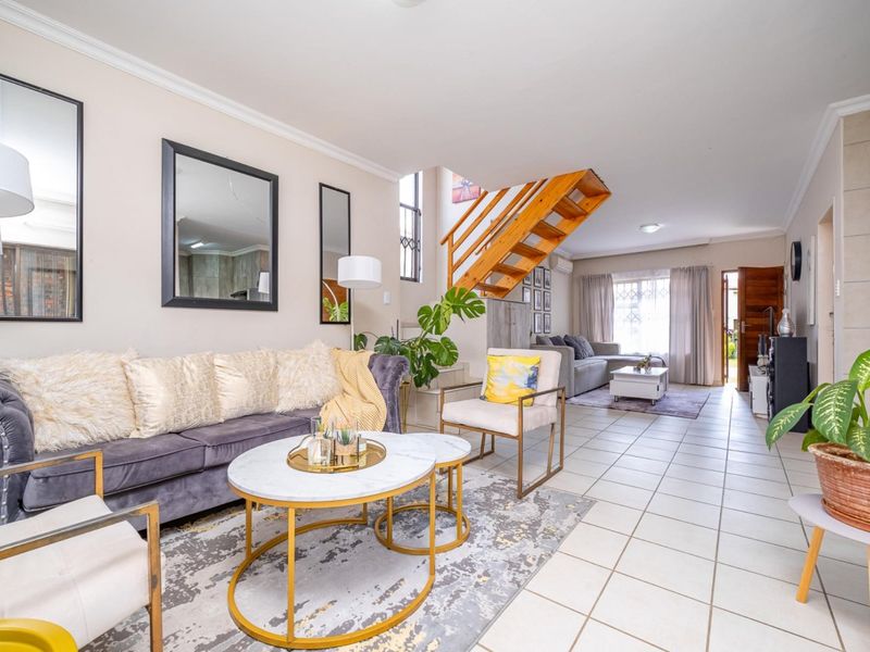 QUIET OLIEN COMPLEX- COZY FAMILY HOME - Photo 9