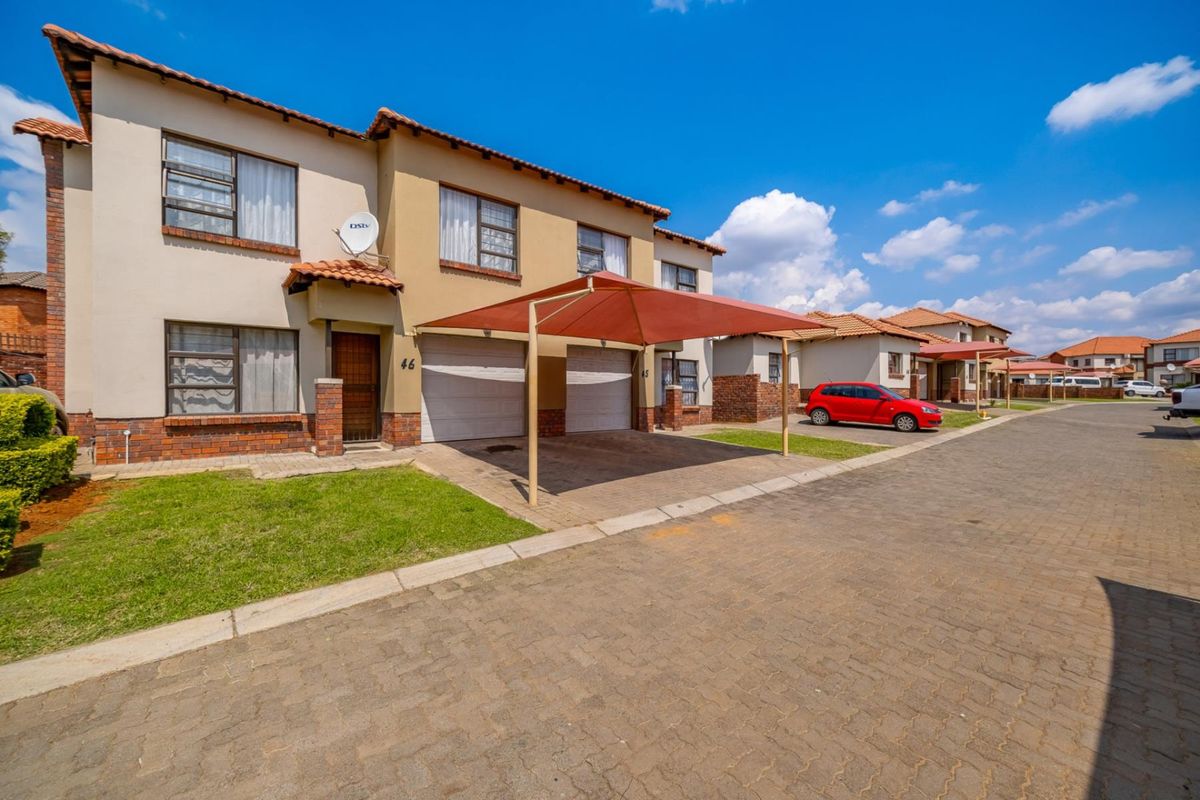 QUIET OLIEN COMPLEX- COZY FAMILY HOME - Photo 2