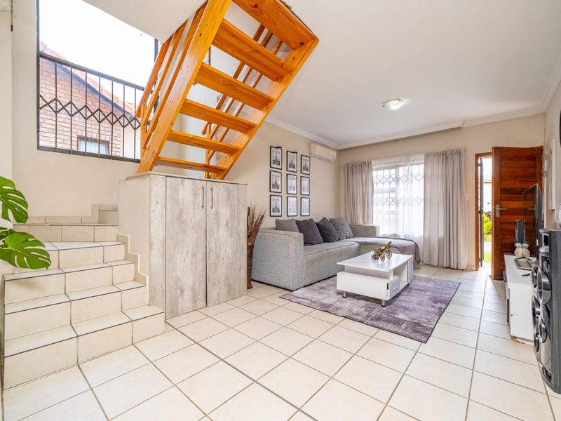 QUIET OLIEN COMPLEX- COZY FAMILY HOME - Photo 7