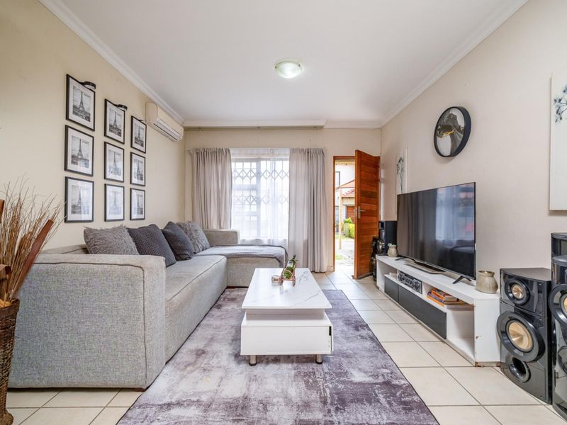 QUIET OLIEN COMPLEX- COZY FAMILY HOME - Photo 5