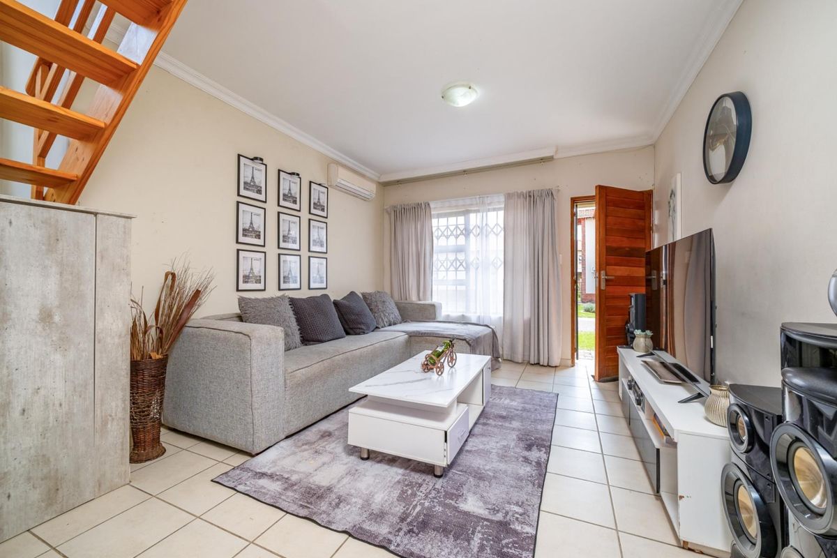 QUIET OLIEN COMPLEX- COZY FAMILY HOME - Photo 4