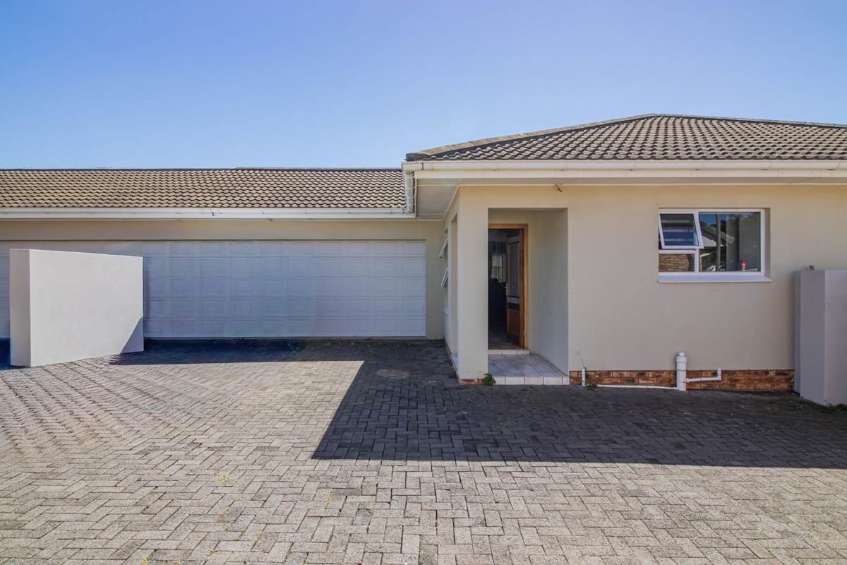 3 - Bedroom Townhouse In Vincent - Photo 2