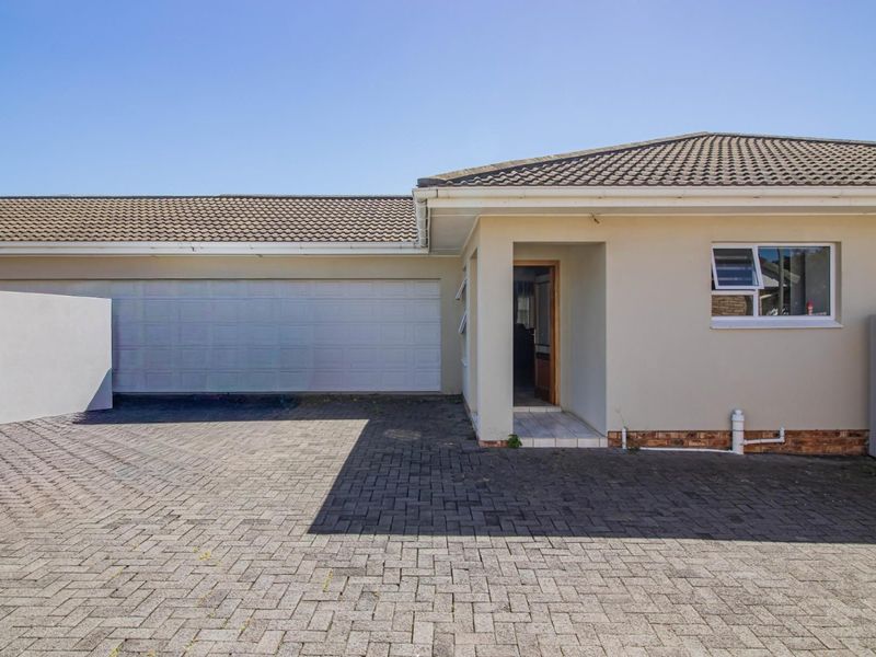 3 - Bedroom Townhouse In Vincent - Photo 2