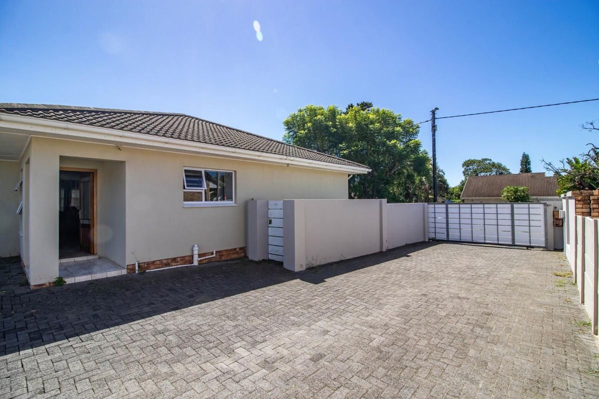 3 - Bedroom Townhouse In Vincent - Photo 3