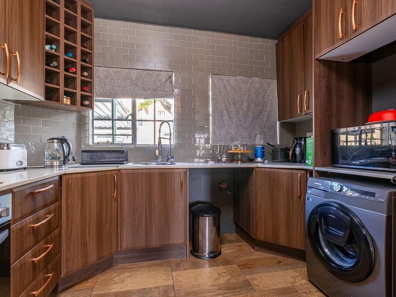 Charming 2 bed duplex - Photo 9