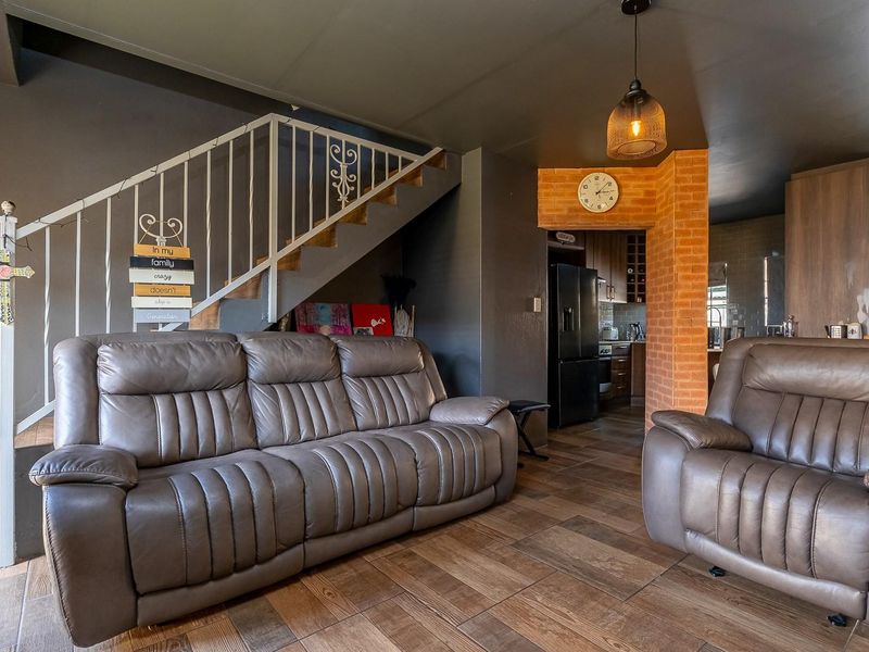 Charming 2 bed duplex - Photo 7