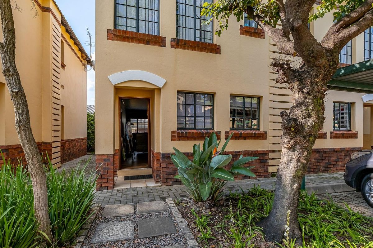 Charming 2 bed duplex - Photo 3