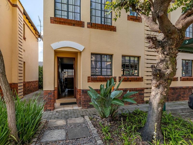 Charming 2 bed duplex - Photo 3