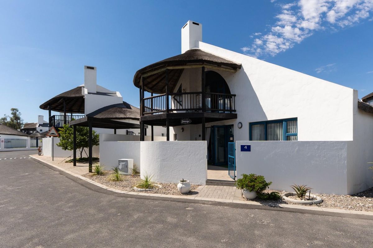 Renovated 3-Bedroom Fully Furnished Home in Secure Estate - Photo 2