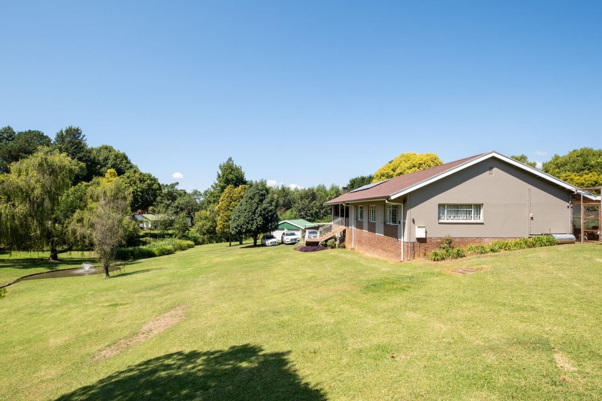 Magnificent Tree-Filled Garden, Full Solar and Endless Potential in Prime Greendale - Photo 2