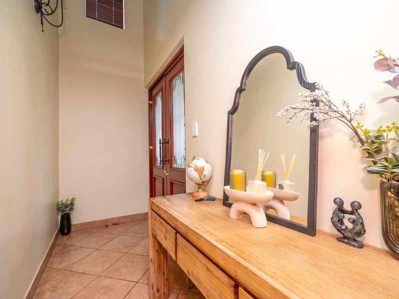 Spacious 4+ Bedroom Family Home in Secure Bougainvillea Estate - Montana Park - Photo 10