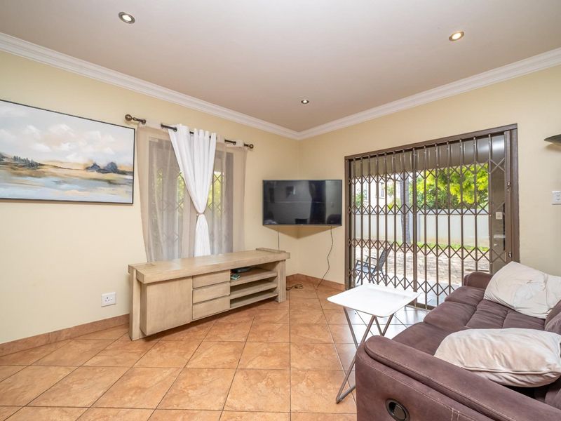 Spacious 4+ Bedroom Family Home in Secure Bougainvillea Estate - Montana Park - Photo 6