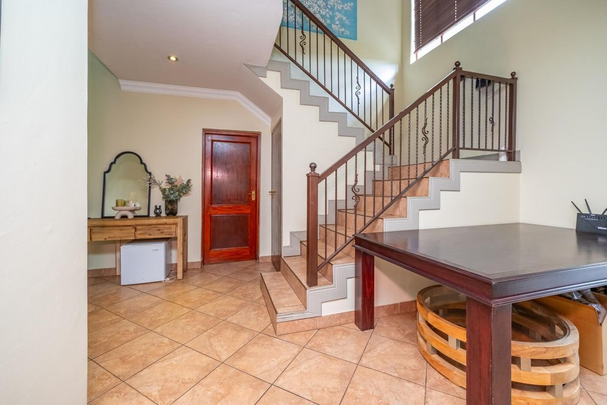 Spacious 4+ Bedroom Family Home in Secure Bougainvillea Estate - Montana Park - Photo 2