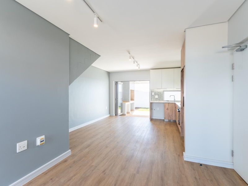 Modern Double-Storey Home with Mountain Views in Newinbosch Estate - Photo 9