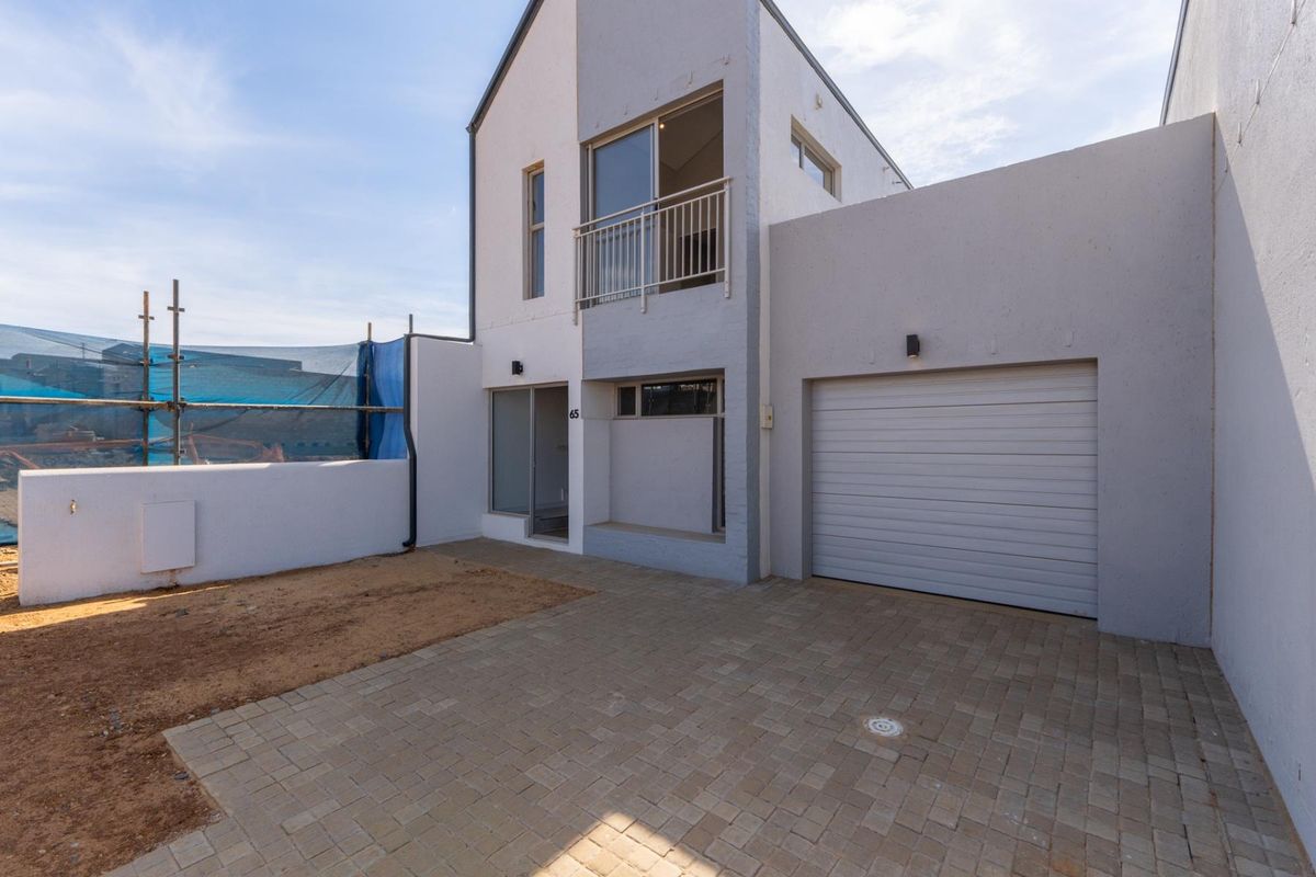 Modern Double-Storey Home with Mountain Views in Newinbosch Estate - Photo 2