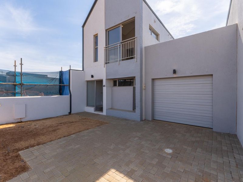 Modern Double-Storey Home with Mountain Views in Newinbosch Estate - Photo 2