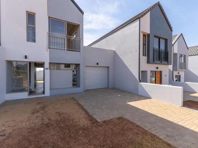 Modern Double-Storey Home with Mountain Views in Newinbosch Estate - Photo 1