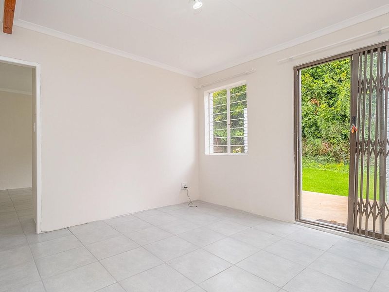 Perfect for the single professional; 1-Bedroom, 1-Bath with separate entrance and wall off garden. - Photo 3