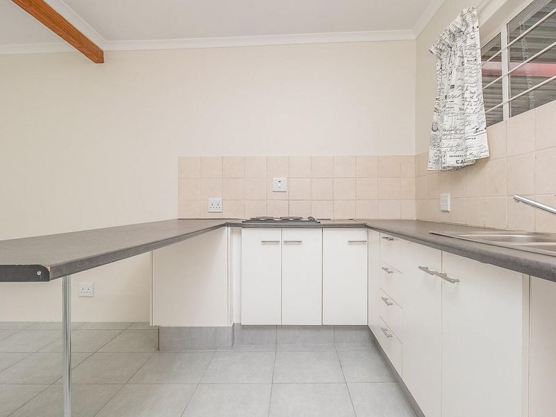 Perfect for the single professional; 1-Bedroom, 1-Bath with separate entrance and wall off garden. - Photo 6