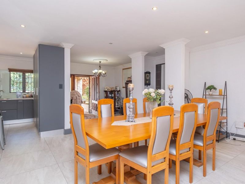 Sleek Contemporary Living in Waterval Estate - Photo 5