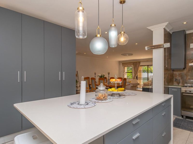 Sleek Contemporary Living in Waterval Estate - Photo 9