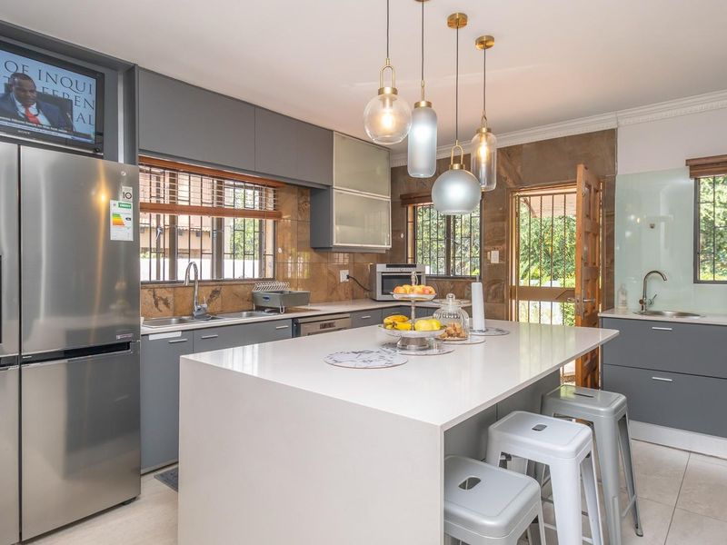 Sleek Contemporary Living in Waterval Estate - Photo 6