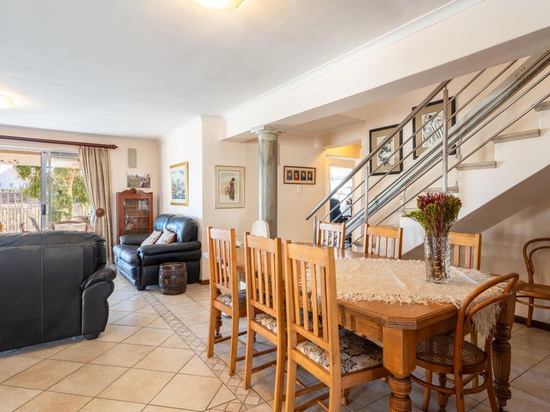 EXCLUSIVE SOLE MANDATE - UNMATCHED VALUE IN A SECURE ESTATE - Photo 10