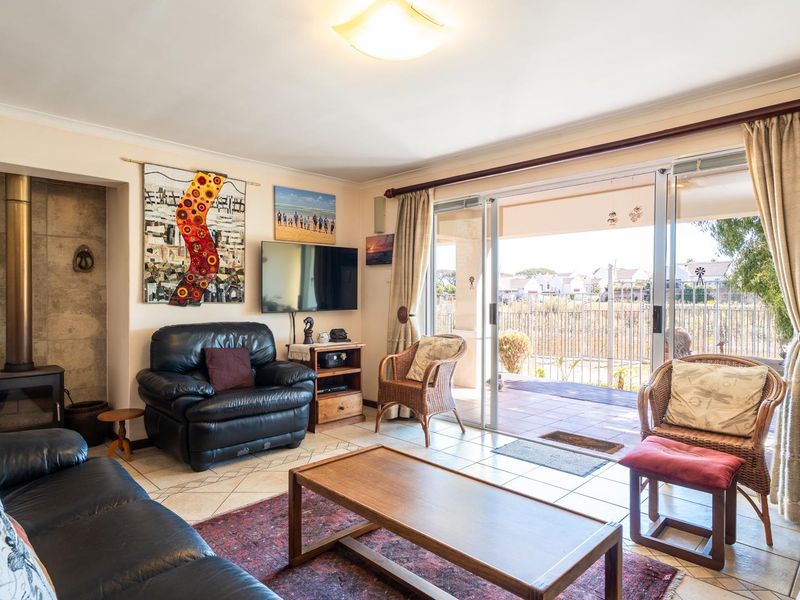 EXCLUSIVE SOLE MANDATE - UNMATCHED VALUE IN A SECURE ESTATE - Photo 6