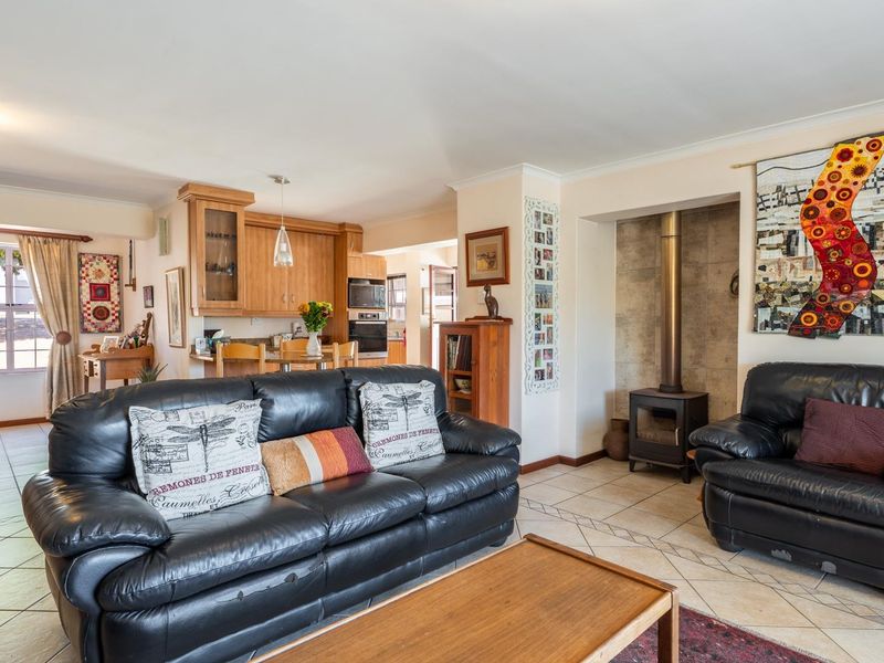 EXCLUSIVE SOLE MANDATE - UNMATCHED VALUE IN A SECURE ESTATE - Photo 7