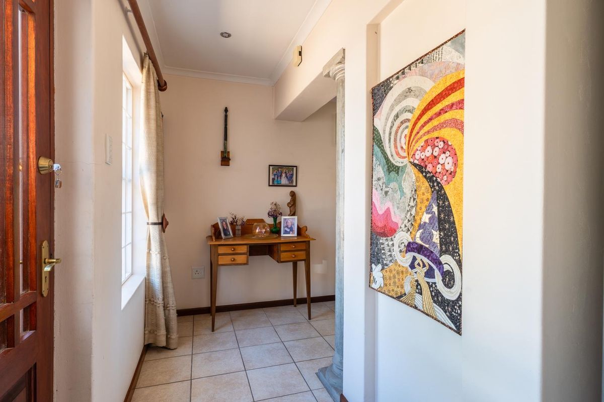 EXCLUSIVE SOLE MANDATE - UNMATCHED VALUE IN A SECURE ESTATE - Photo 4