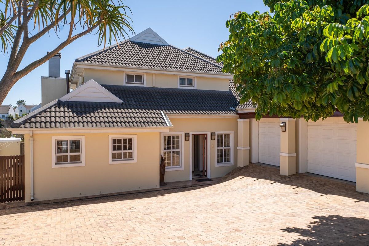 EXCLUSIVE SOLE MANDATE - UNMATCHED VALUE IN A SECURE ESTATE - Photo 3