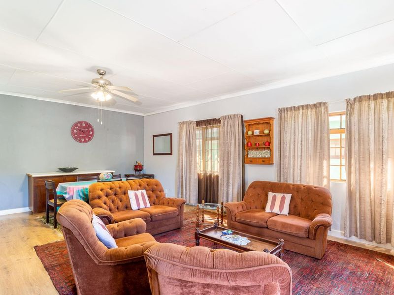 Great Address - Two Bedroom House with Spacious Rooms - Photo 4