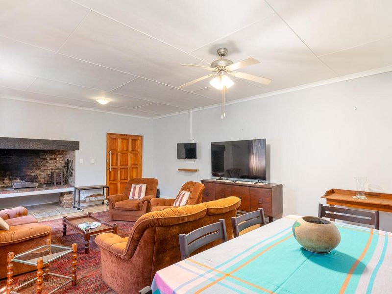 Great Address - Two Bedroom House with Spacious Rooms - Photo 7